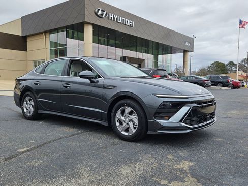 New 2026 Hyundai Sonata SE FWD image 1