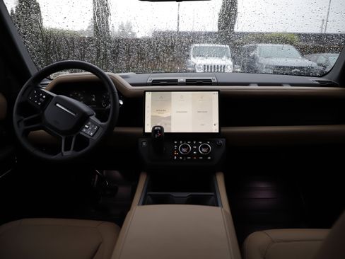 New 2026 Land Rover Defender 110 X-Dynamic SE AWD/4WD image 14