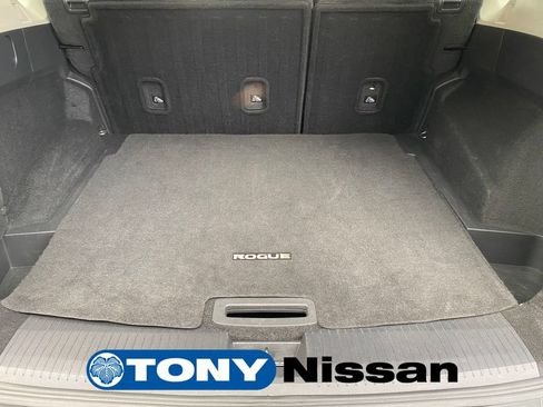 Used 2024 Nissan Rogue SV FWD image 11