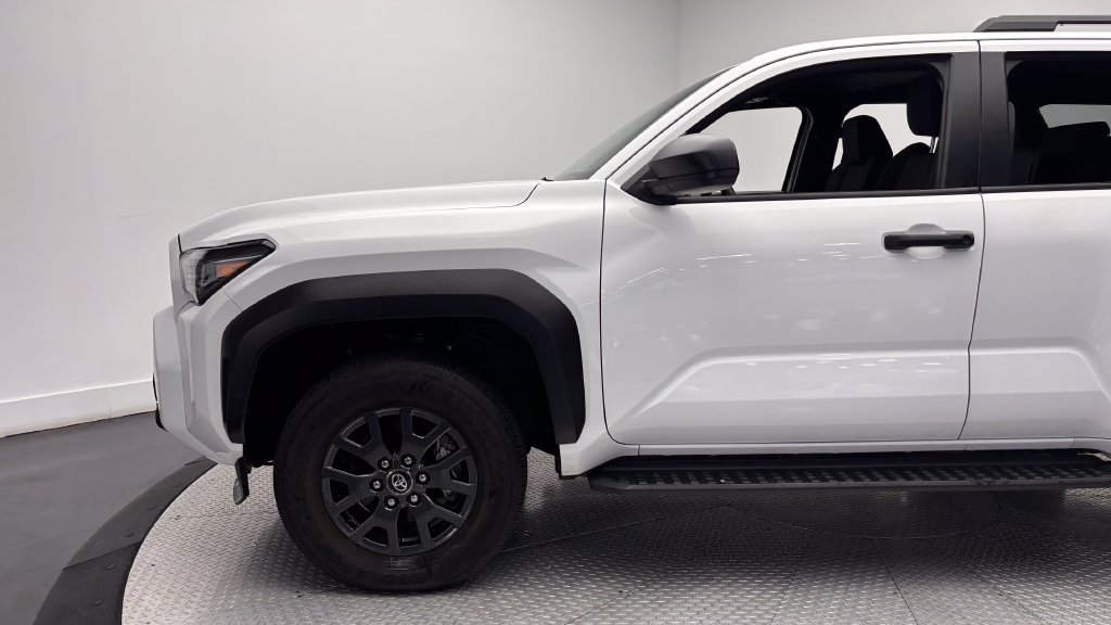 Used 2025 Toyota 4Runner SR5 AWD/4WD image 5