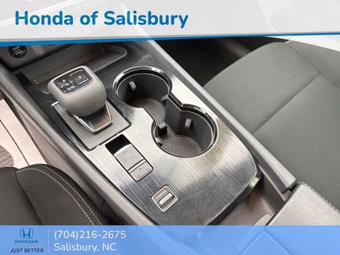 Used 2024 Nissan Rogue S image 18