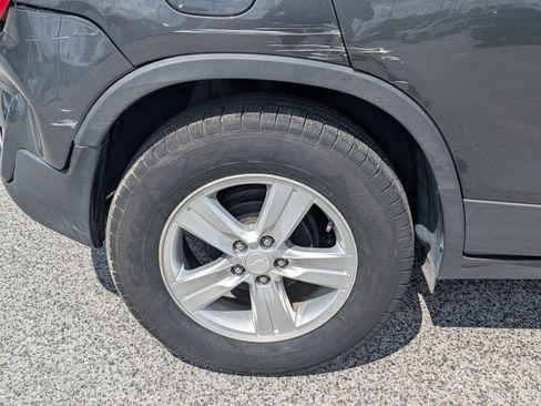 Used 2020 Chevrolet Trax LS FWD image 11