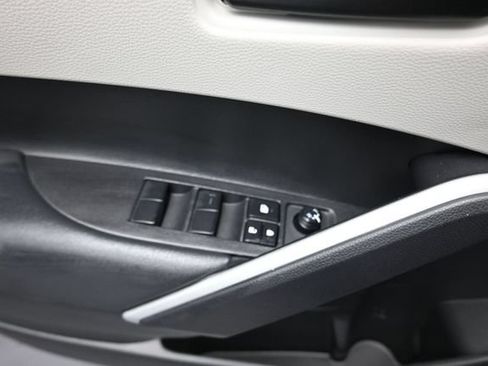 Used 2026 Toyota Corolla Cross L FWD image 15