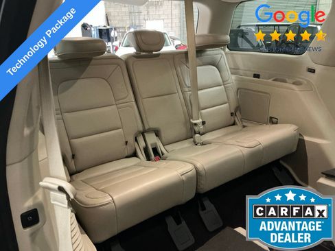 Used 2018 Lincoln Navigator Select w/ Technology Package RWD image 17