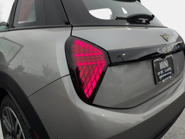 New 2026 MINI Cooper 4-Door Hardtop FWD image 28