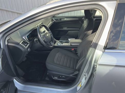 Used 2020 Ford Fusion SE image 10
