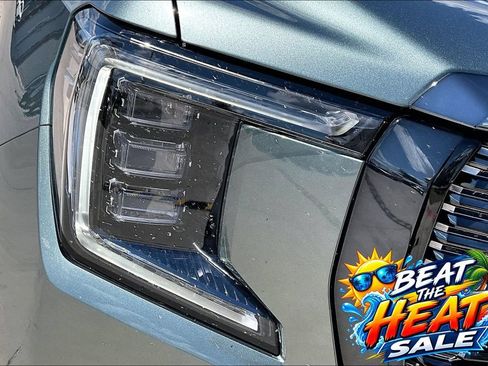 Used 2023 GMC Yukon XL Denali Ultimate AWD/4WD image 37