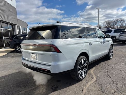 New 2026 Lincoln Navigator L Reserve AWD/4WD image 7