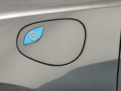 Used 2022 Chrysler Pacifica Touring-L FWD image 41