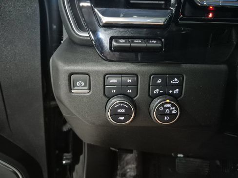Used 2024 Chevrolet Silverado 1500 High Country w/ High Country Premium Package AWD/4WD image 19
