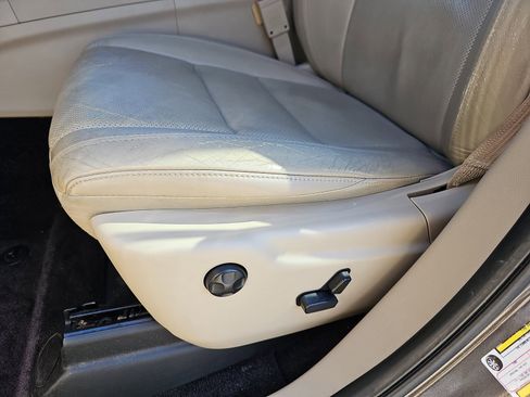 Used 2017 Jeep Grand Cherokee Limited w/ Luxury Group II image 15