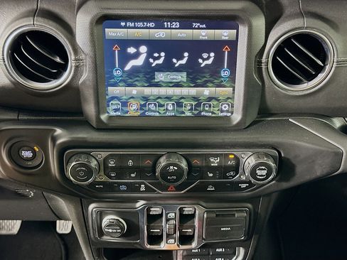 Used 2023 Jeep Wrangler Unlimited Sahara w/ Cold Weather Group AWD/4WD image 23