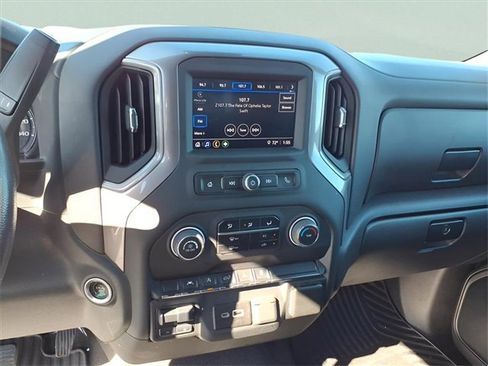 Used 2023 Chevrolet Silverado 1500 Custom image 11