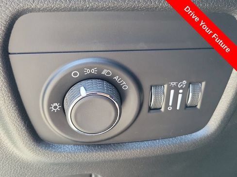 Used 2023 Jeep Grand Cherokee L Laredo RWD image 16