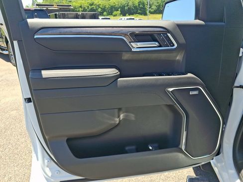 Used 2026 Chevrolet Silverado 1500 LTZ AWD/4WD image 12