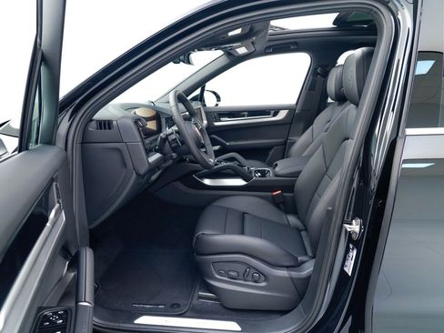 New 2026 Porsche Cayenne image 17