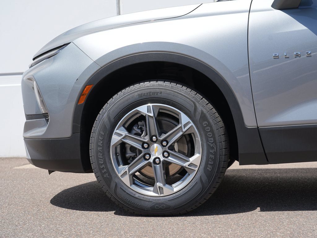 Used 2023 Chevrolet Blazer LT w/ Convenience Package AWD/4WD image 11
