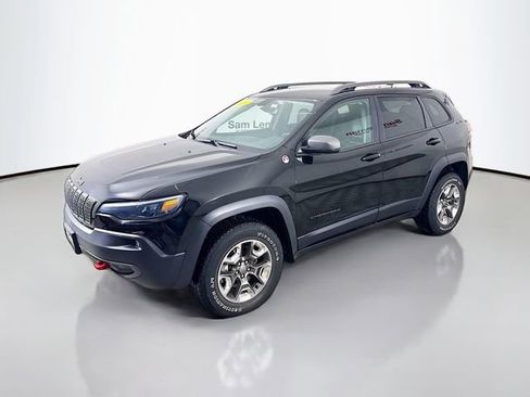 Used 2019 Jeep Cherokee Trailhawk image 3