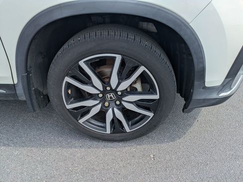 Used 2019 Honda Pilot Touring image 11