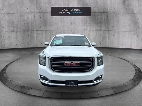 Used 2019 GMC Yukon XL SLT image 2
