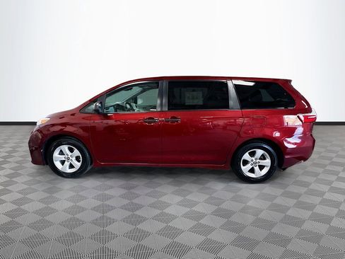Used 2020 Toyota Sienna L image 34