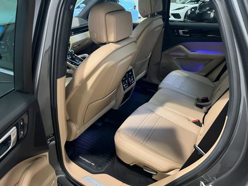 Used 2019 Porsche Cayenne image 30