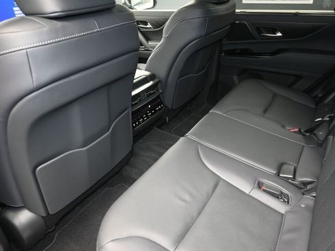 New 2026 Lexus LX 600 4WD w/ Luxury Package image 15