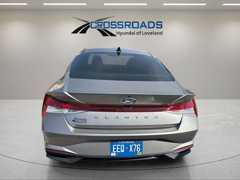 Used 2023 Hyundai Elantra SEL w/ Convenience Package image 3