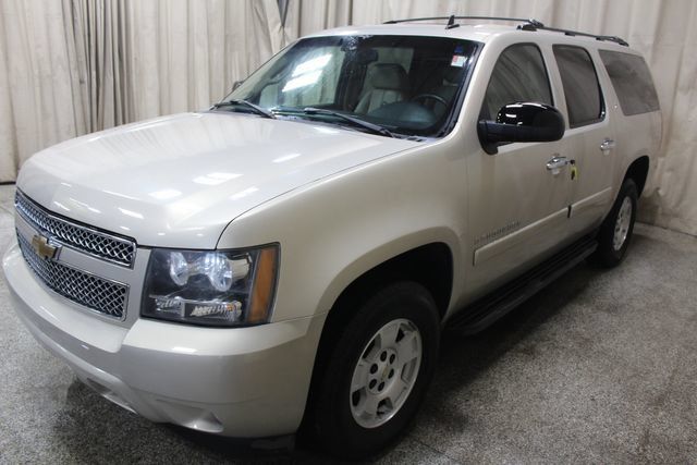 Used 2007 Chevrolet Suburban LT w/ LT Preferred Equipment Group AWD/4WD image 13