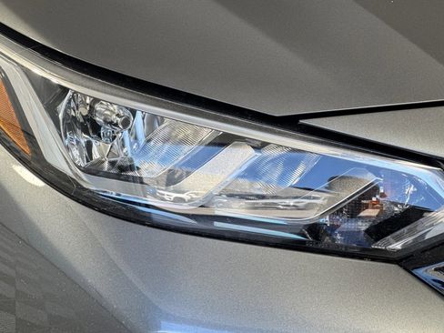 Used 2022 Nissan Sentra SV w/ SV Premium Package FWD image 10