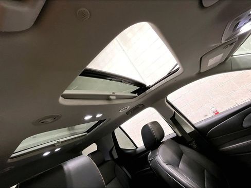 Used 2019 Chevrolet Traverse RS image 28