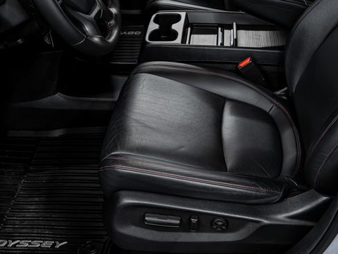 Used 2024 Honda Odyssey Sport image 39