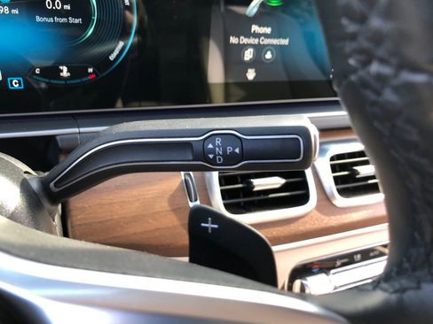 Used 2022 Mercedes-Benz GLE 350 4MATIC w/ Premium Package image 24