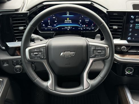 Used 2023 Chevrolet Silverado 1500 RST w/ Z71 Off-Road Package AWD/4WD image 16
