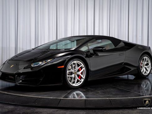 Used 2019 Lamborghini Huracan LP 580-2 image 7