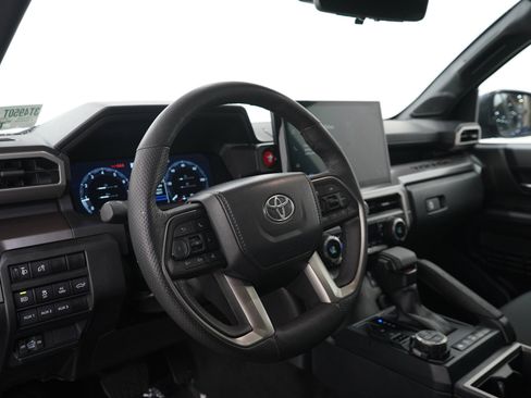 Used 2024 Toyota Tacoma TRD Off-Road w/ TRD Off Road Premium Package AWD/4WD image 28