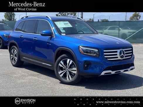 New 2025 Mercedes-Benz GLB 250 4MATIC image 1