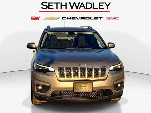 Used 2019 Jeep Cherokee Latitude w/ Popular Appearance Group image 2