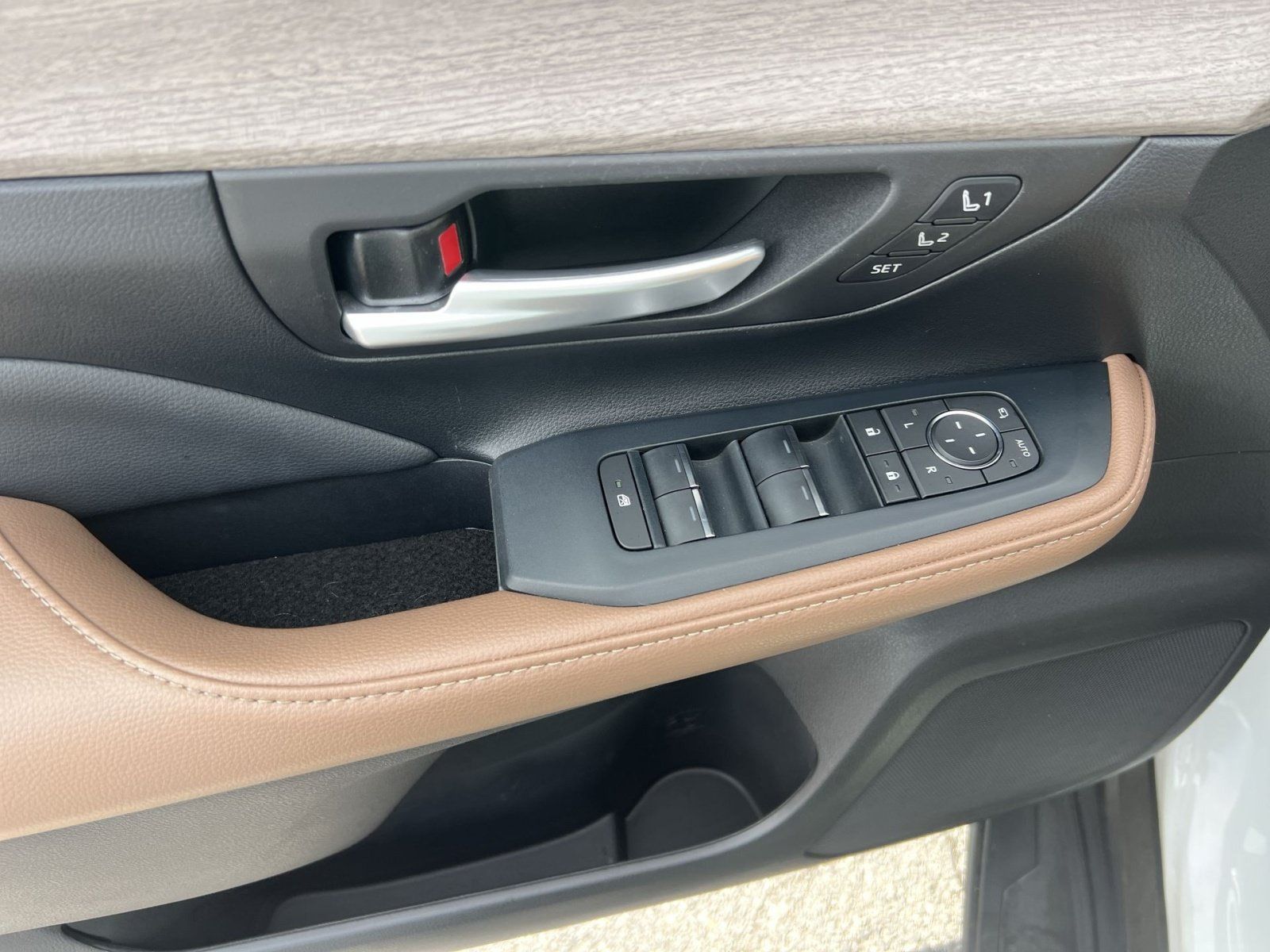Used 2024 Toyota Grand Highlander AWD image 15