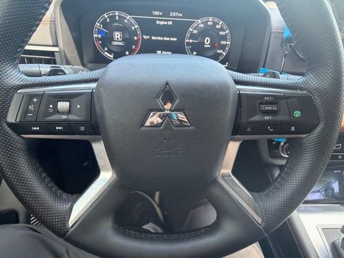 Used 2024 Mitsubishi Outlander SEL FWD image 16