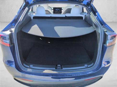 Used 2023 Tesla Model Y Long Range image 6