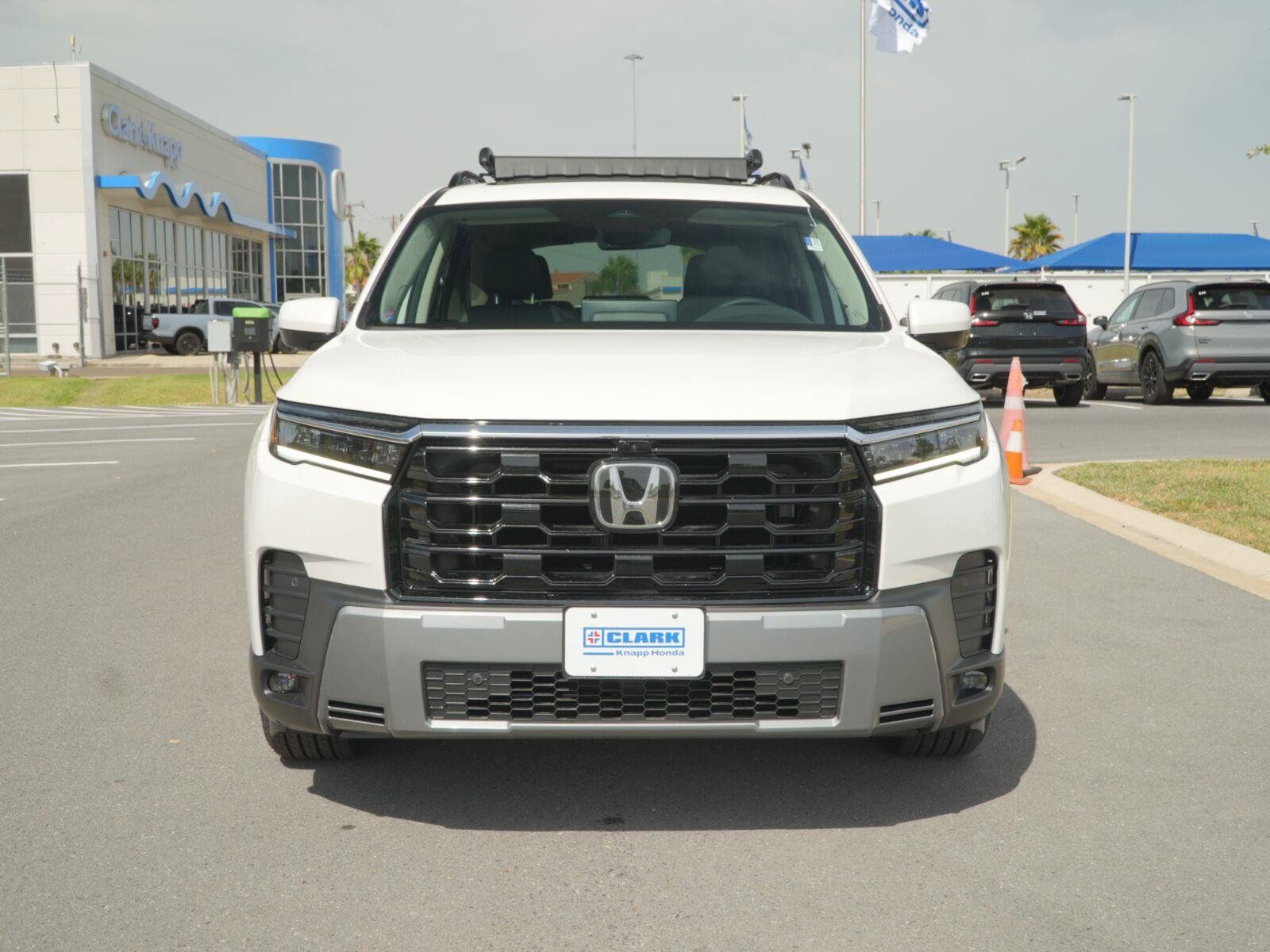 New 2026 Honda Pilot image 2