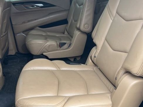 Used 2020 Cadillac Escalade ESV Platinum image 13