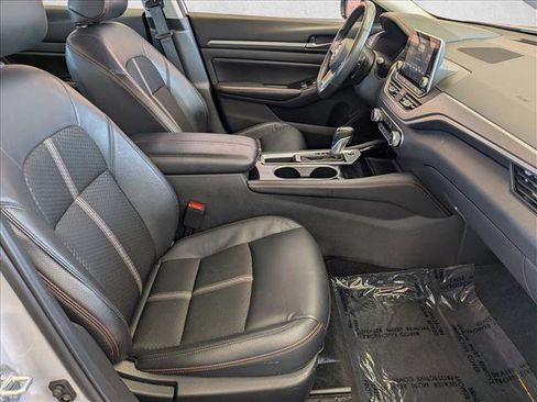 Used 2025 Nissan Altima 2.5 SR FWD image 27