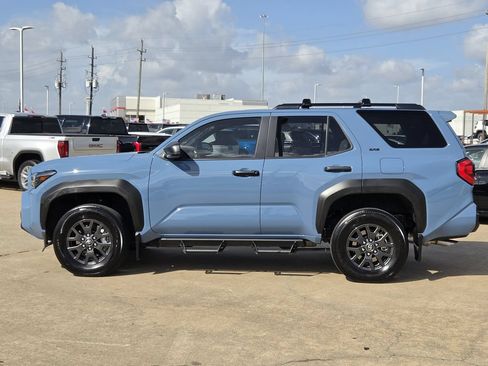 Used 2025 Toyota 4Runner SR5 RWD image 6