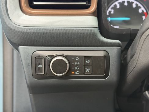 Used 2023 Ford Maverick Lariat w/ Lariat Luxury Package image 18