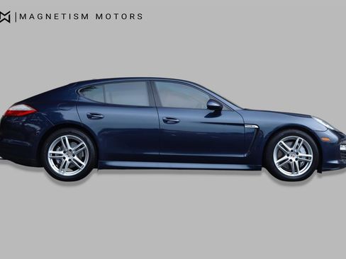 Used 2012 Porsche Panamera 4 image 3