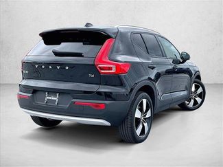 Used 2021 Volvo XC40 T4 Momentum w/ Premium Package video 2