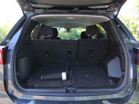 Used 2020 Chevrolet Equinox LS w/ LS Convenience Package FWD image 21
