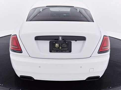 Used 2018 Rolls-Royce Wraith RWD image 30